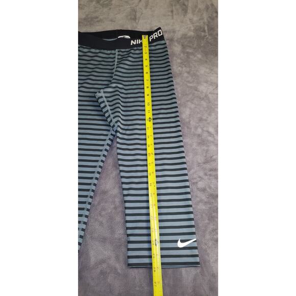 Nike Pro Dri-Fit Women's Sz M Capri Leggings Gray Black Stiped Activewear C30-35 - Picture 2 of 8